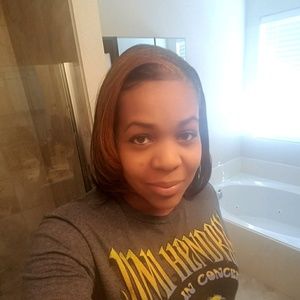 Meet your Posher, Alecia